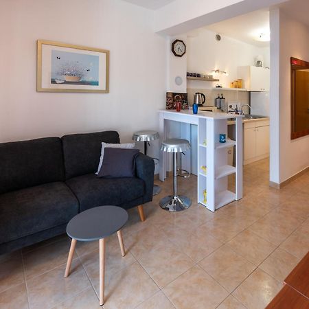 Apartment Anamaria With Seaview Petrcane Ngoại thất bức ảnh
