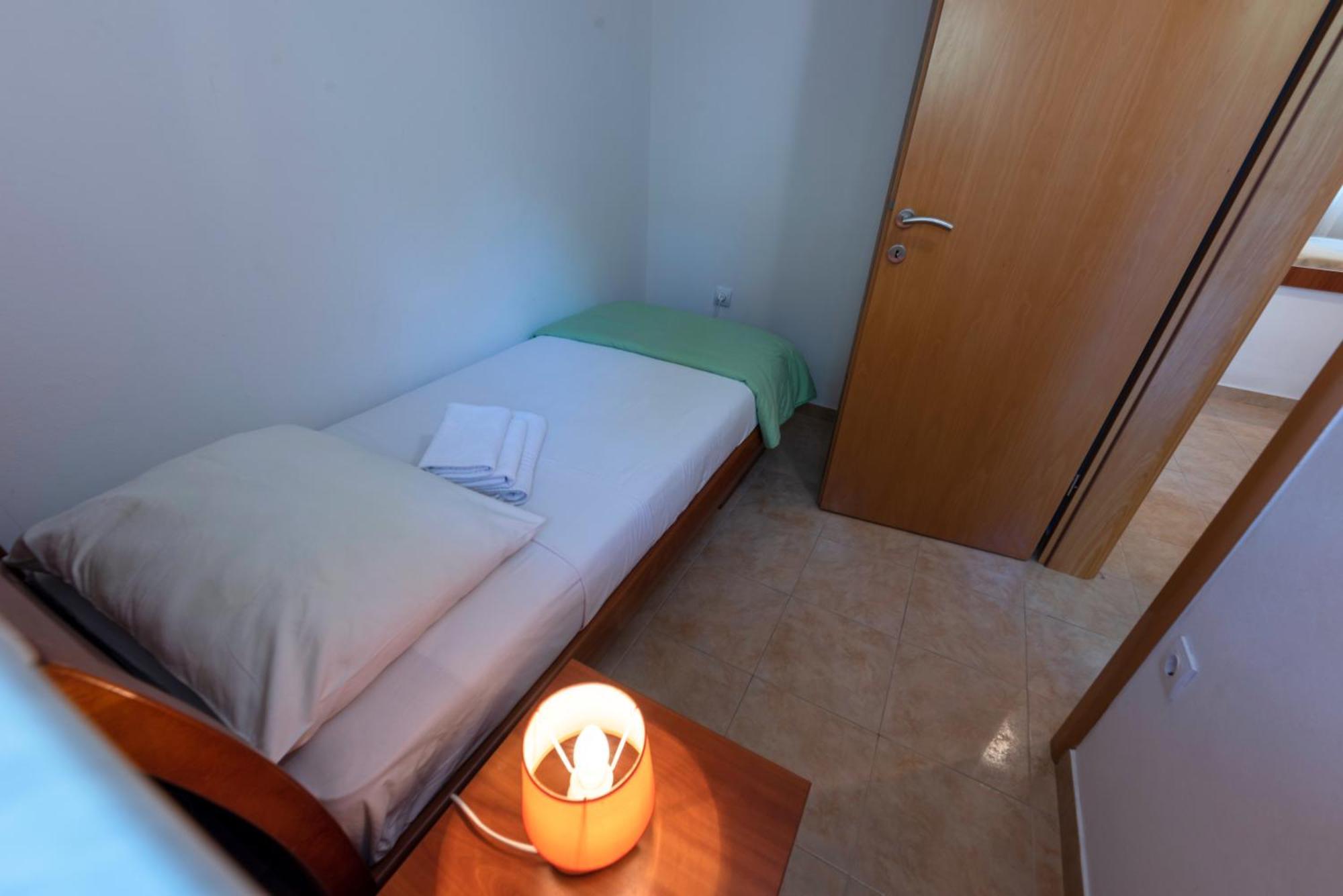 Apartment Anamaria With Seaview Petrcane Ngoại thất bức ảnh