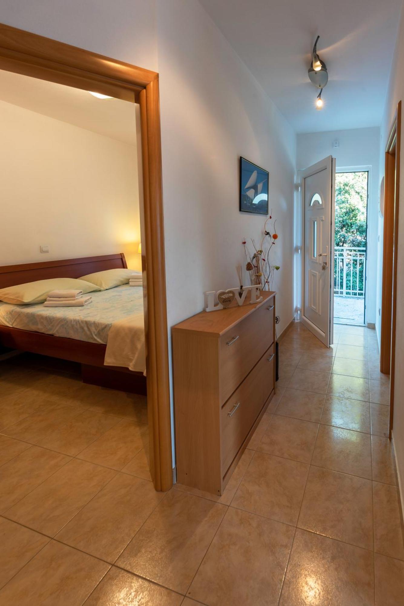 Apartment Anamaria With Seaview Petrcane Ngoại thất bức ảnh
