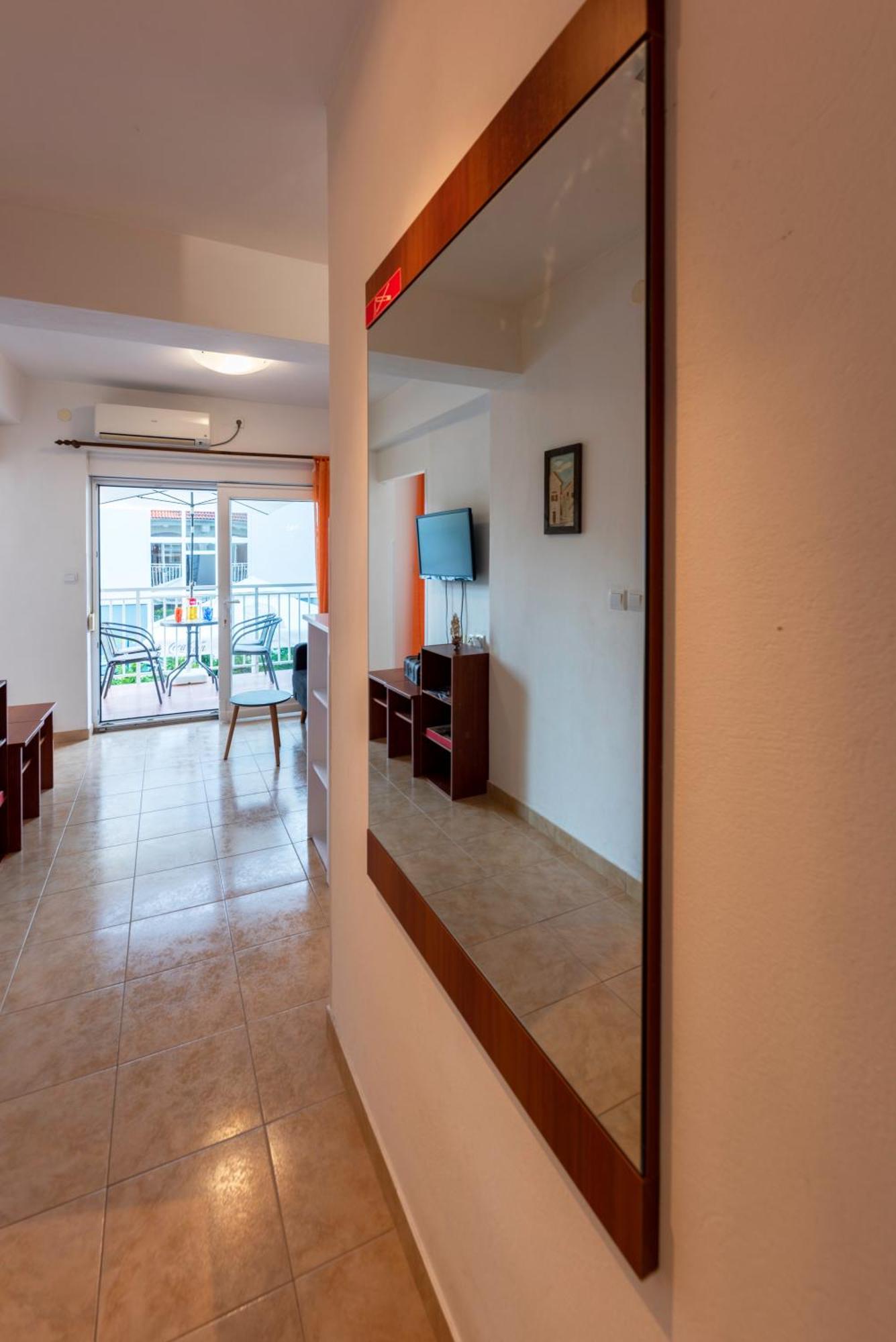 Apartment Anamaria With Seaview Petrcane Ngoại thất bức ảnh