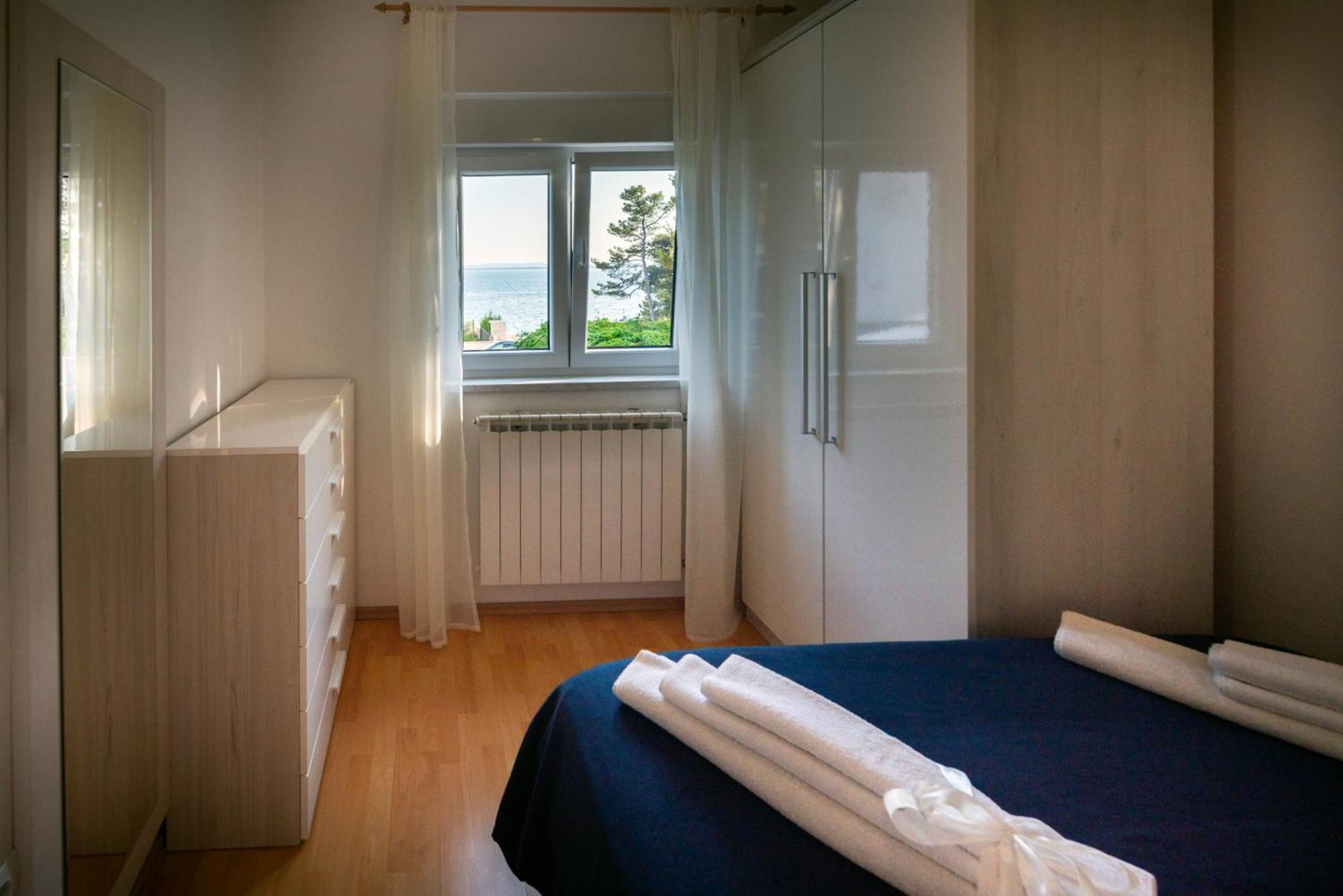 Apartment Anamaria With Seaview Petrcane Ngoại thất bức ảnh