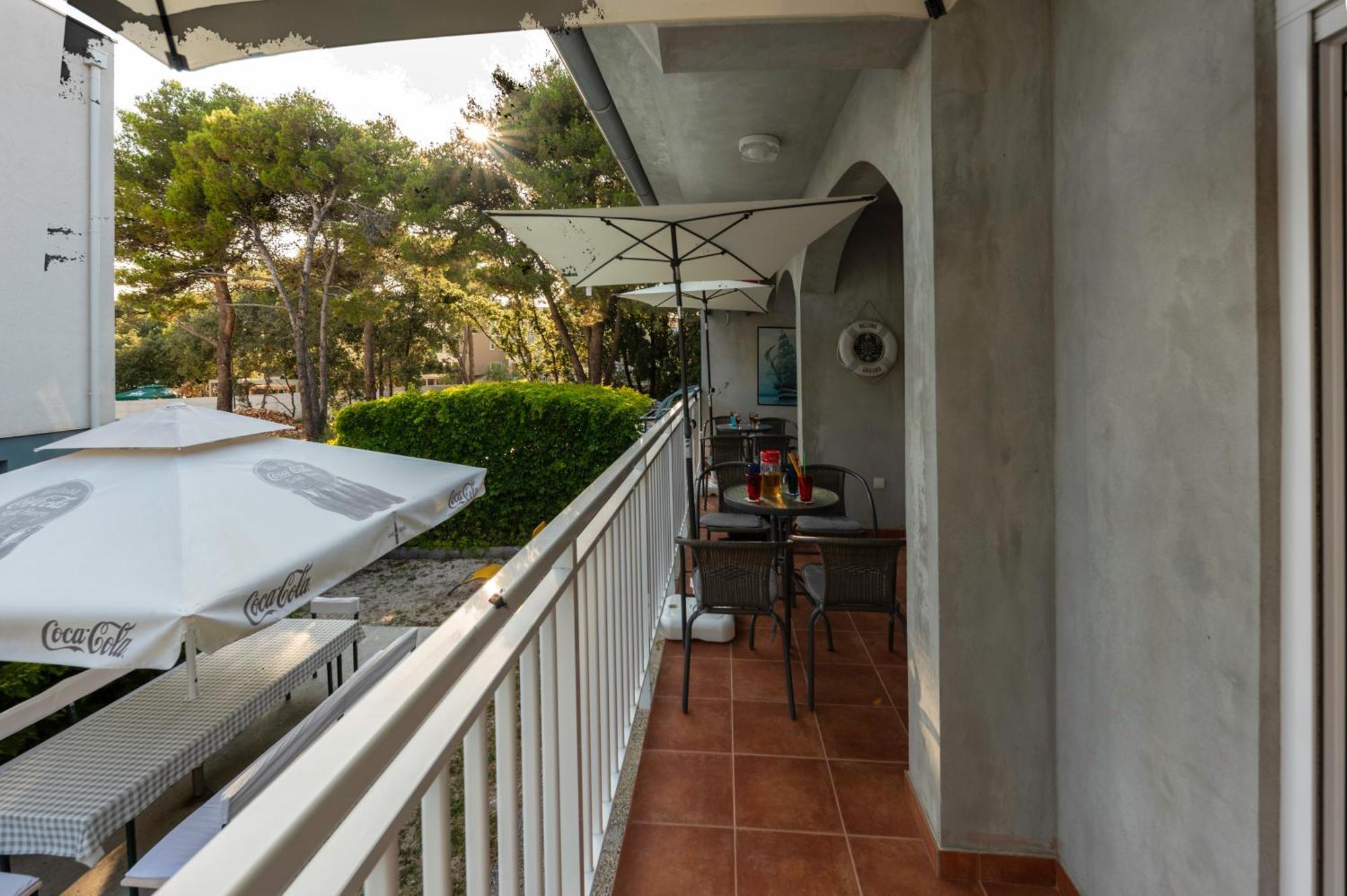 Apartment Anamaria With Seaview Petrcane Ngoại thất bức ảnh